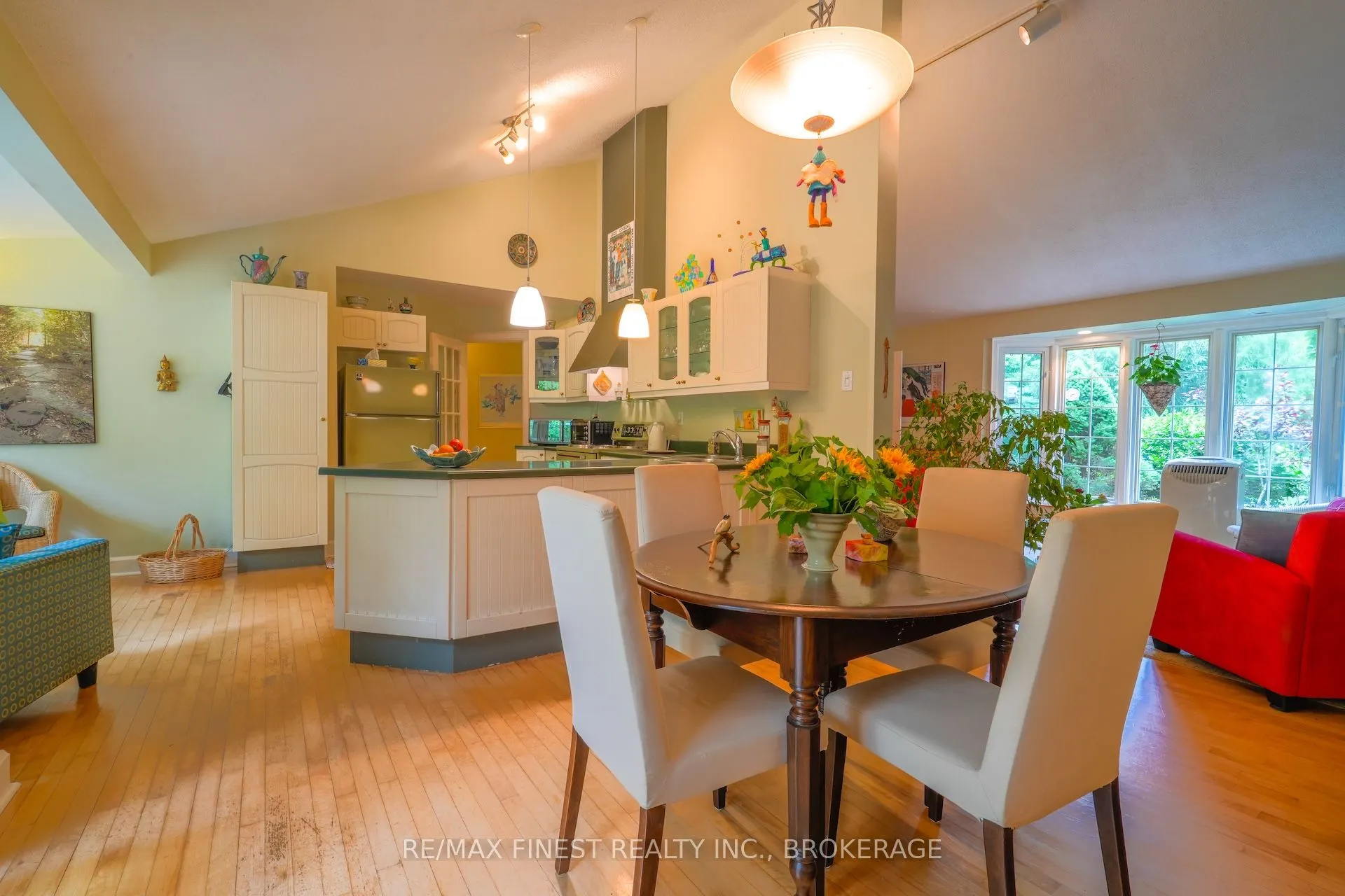 1371 Middle Road
