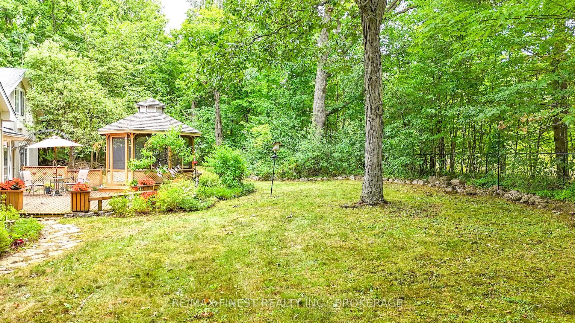1371 Middle Road