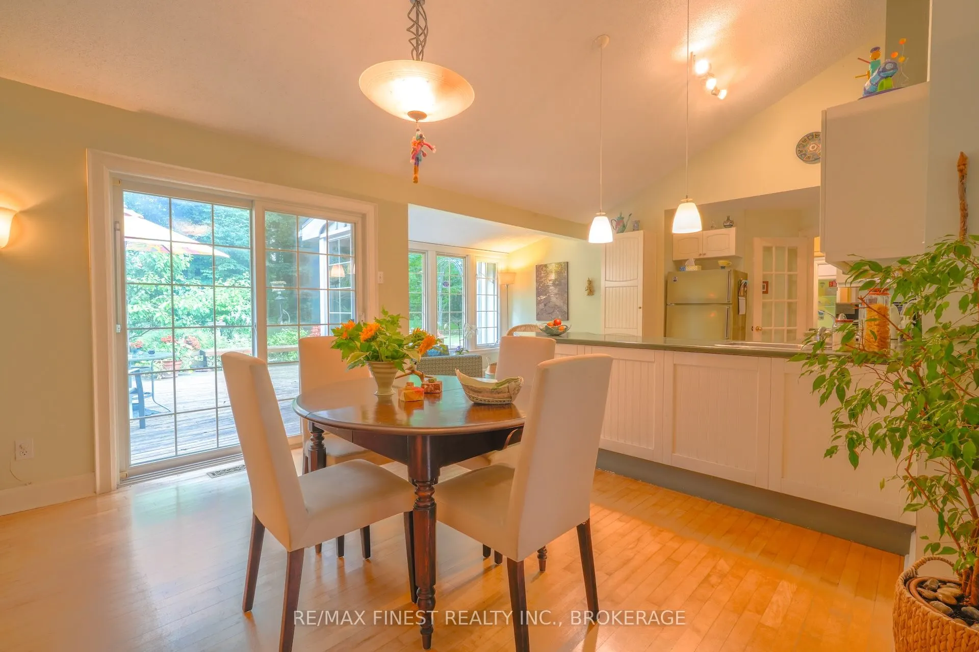 1371 Middle Road