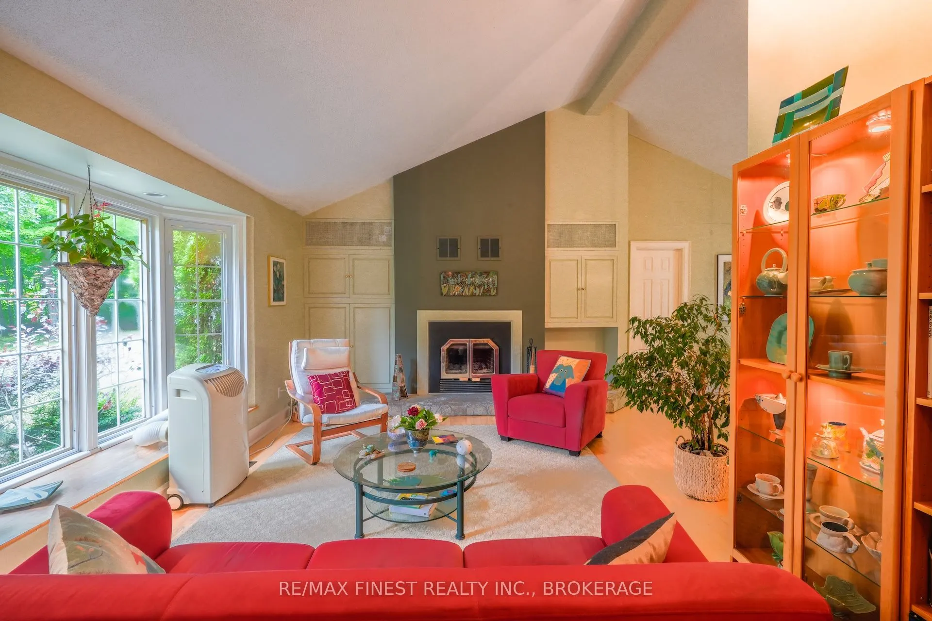 1371 Middle Road