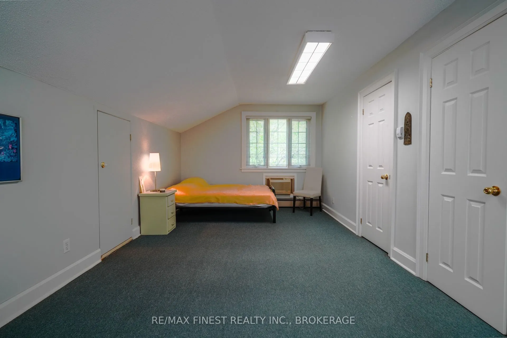 1371 Middle Road