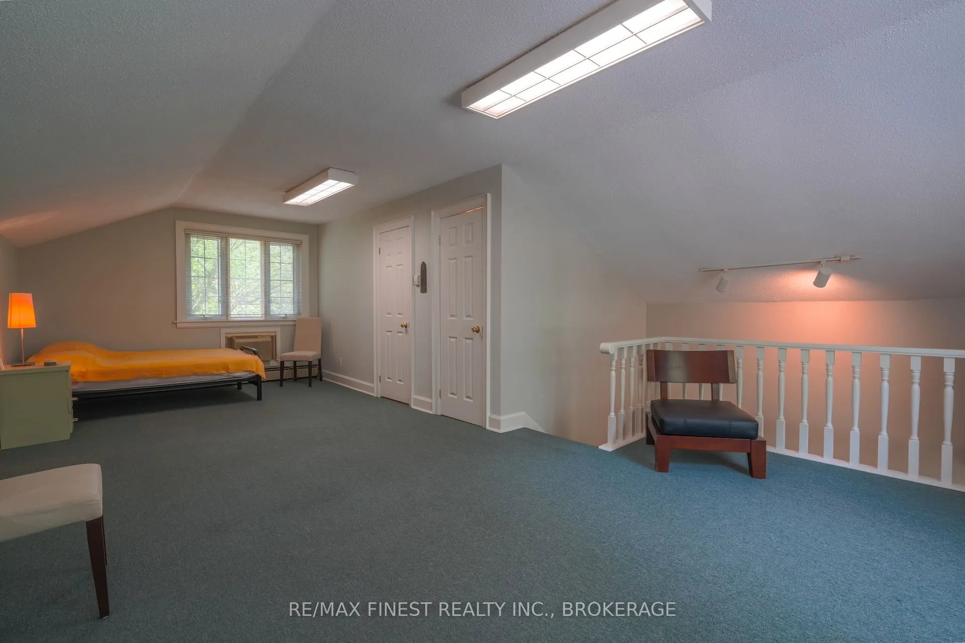 1371 Middle Road