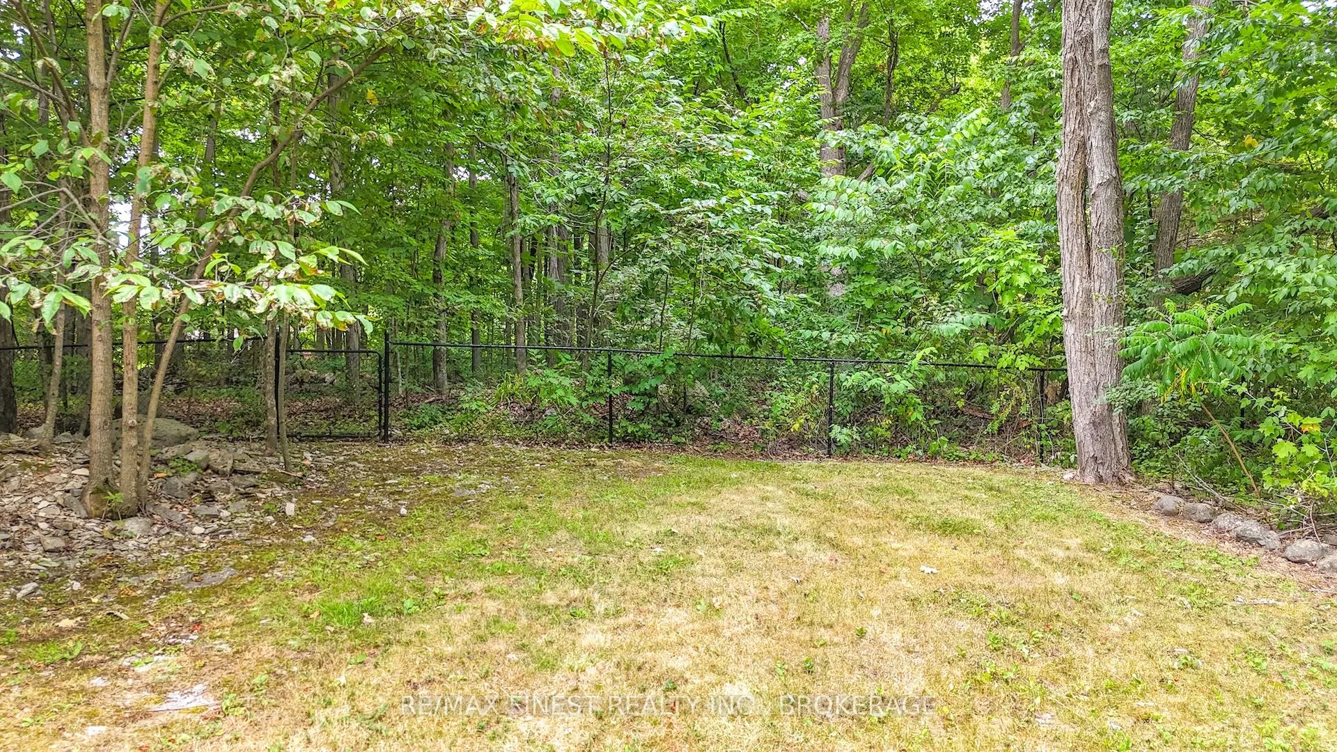 1371 Middle Road