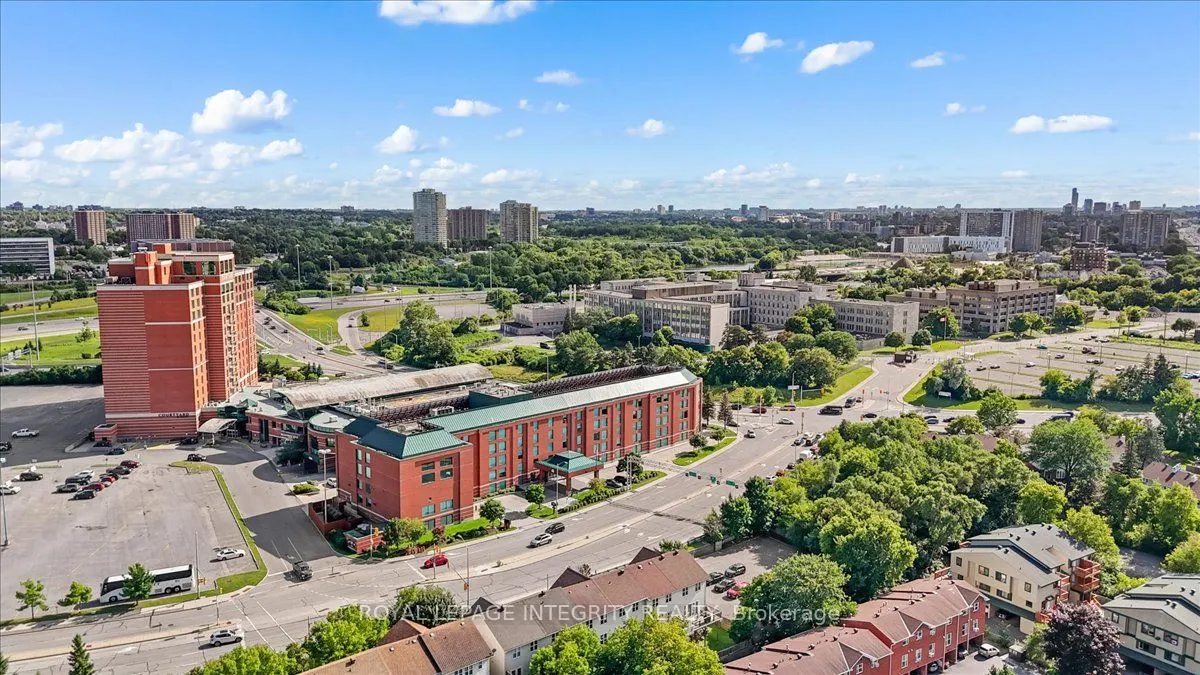 209 Arcola Private