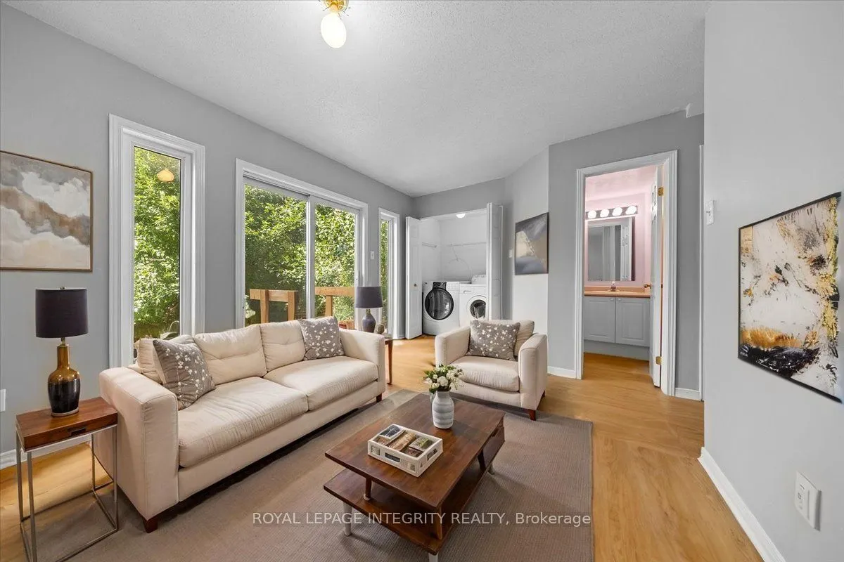 209 Arcola Private