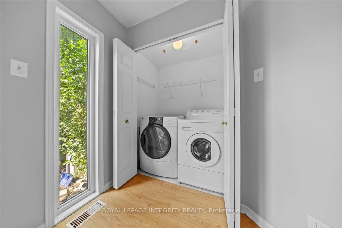 209 Arcola Private