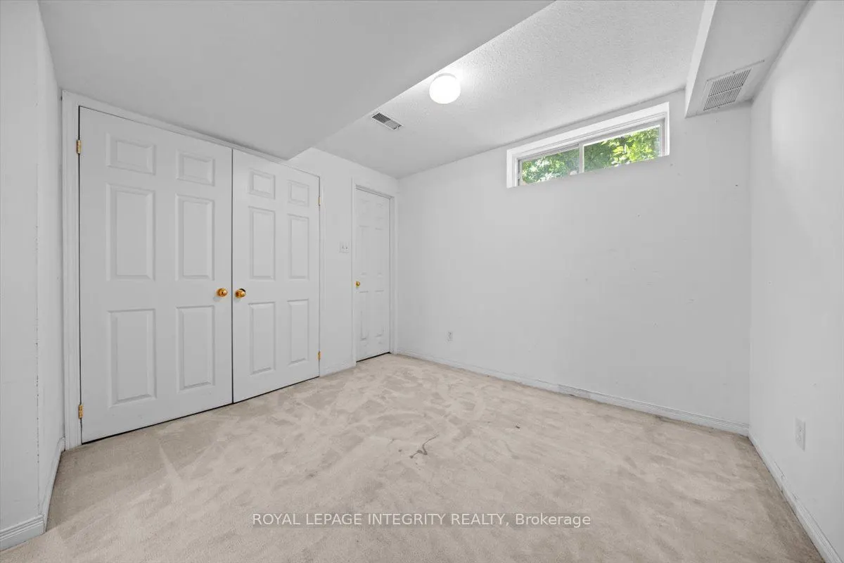 209 Arcola Private