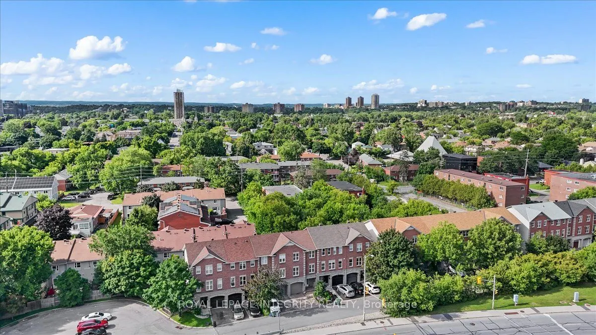 209 Arcola Private