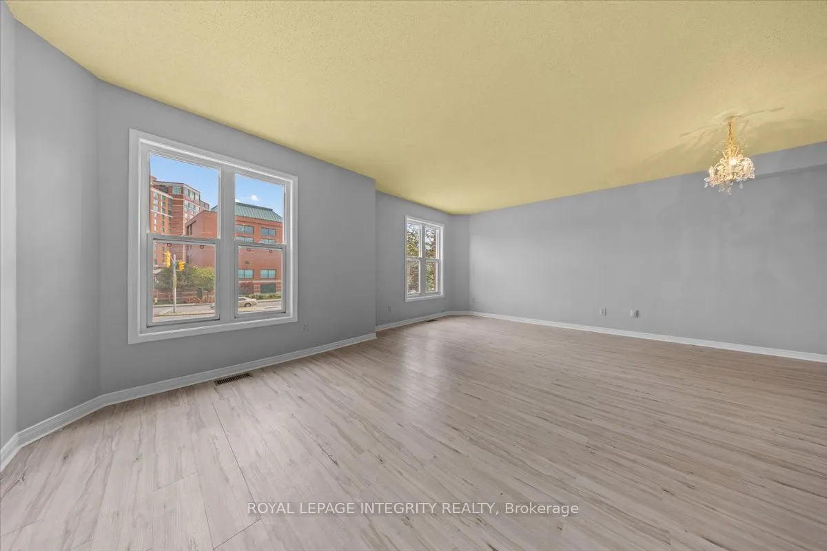 209 Arcola Private