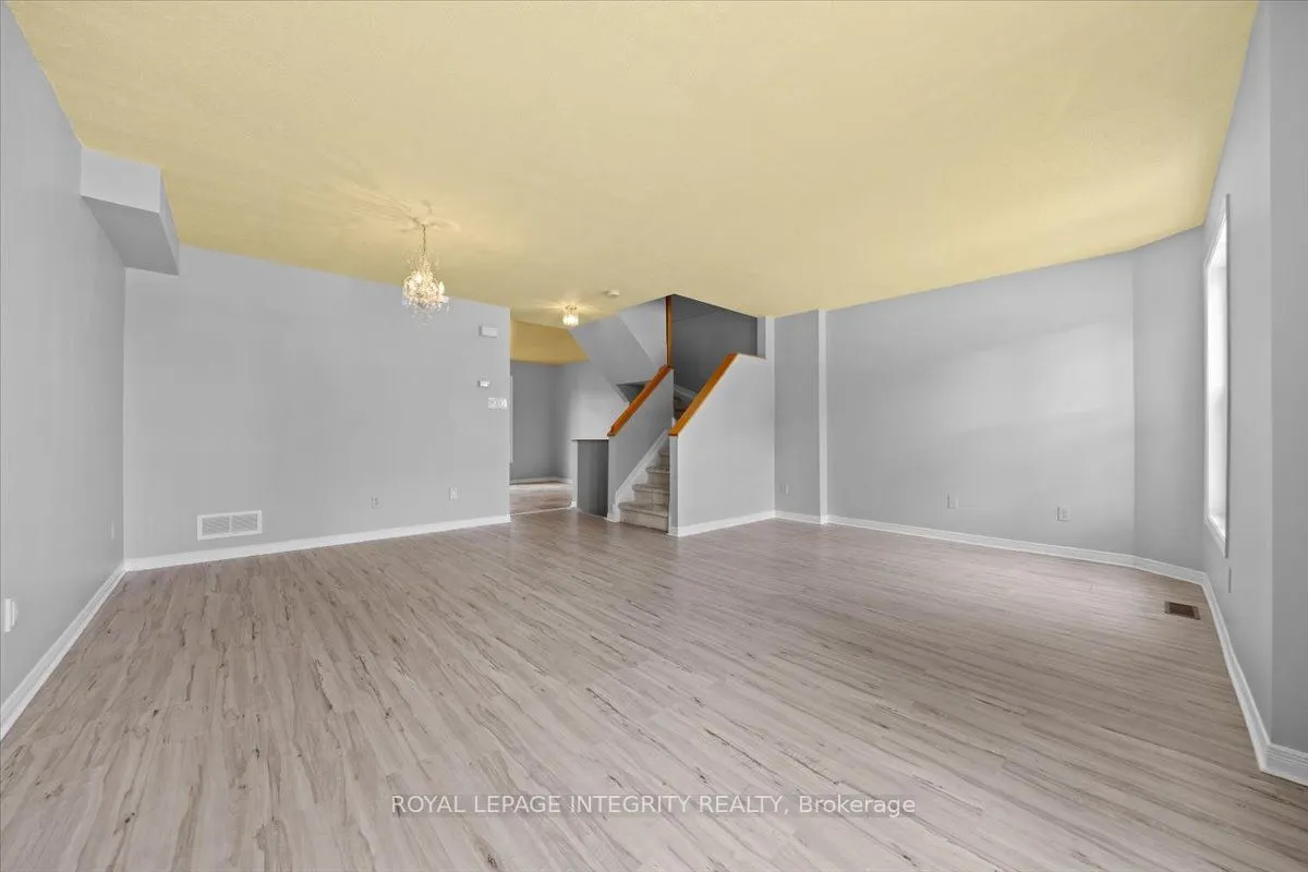 209 Arcola Private