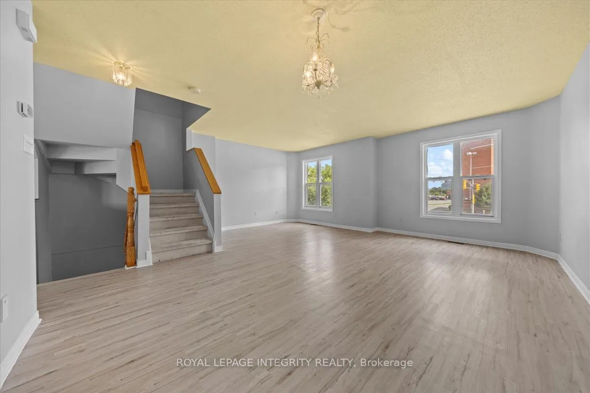 209 Arcola Private