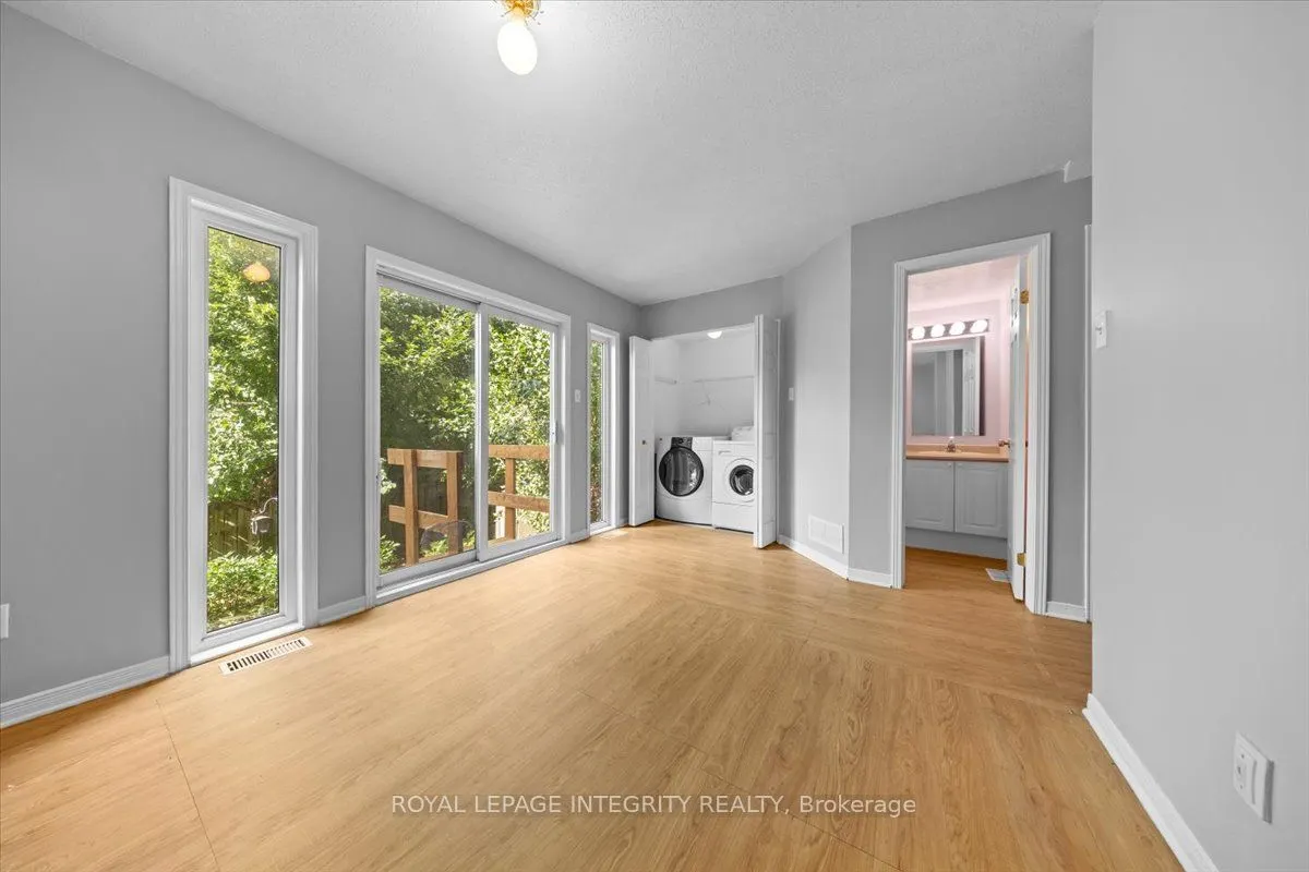 209 Arcola Private