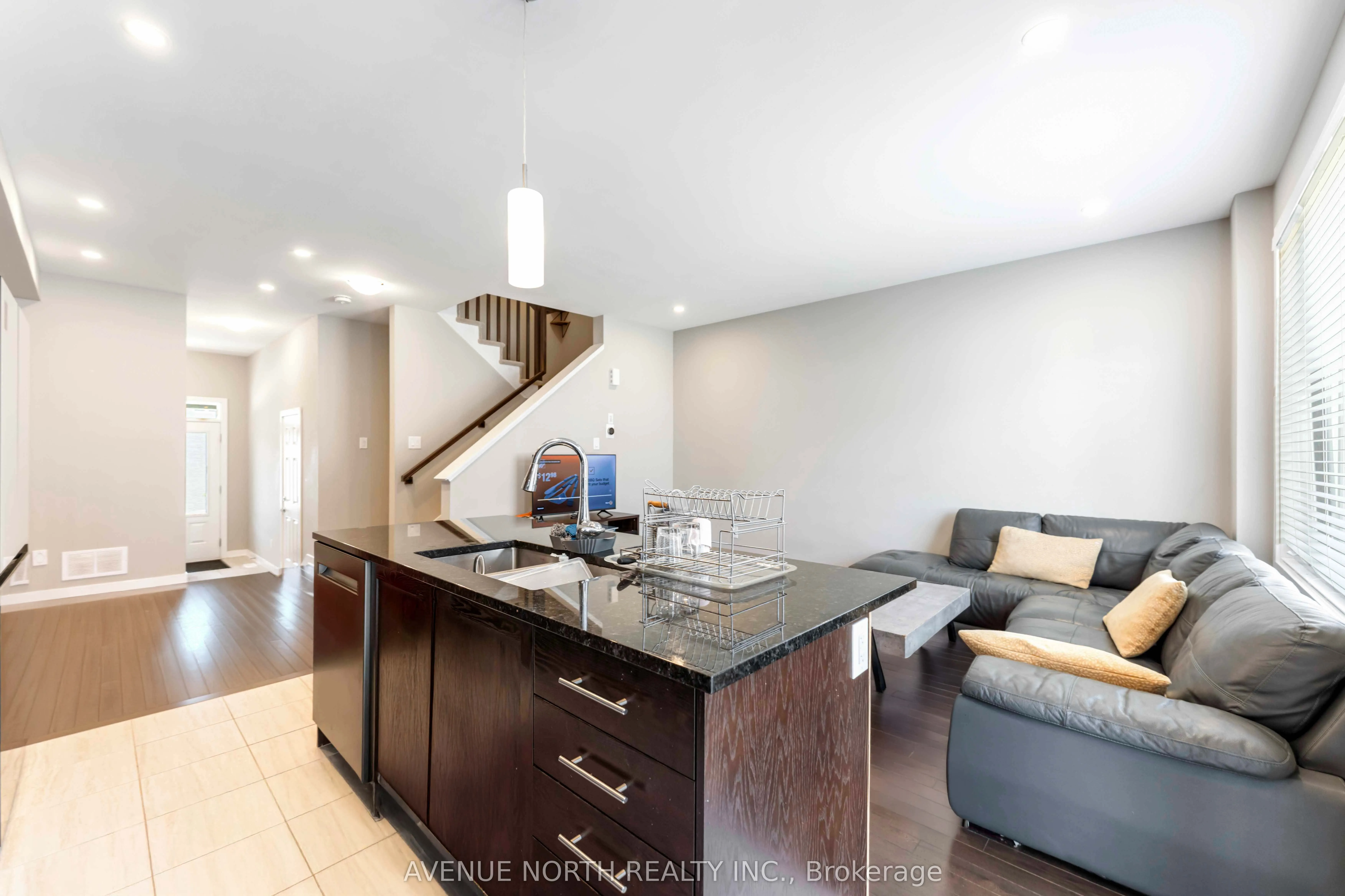 1018 KIJIK Crescent