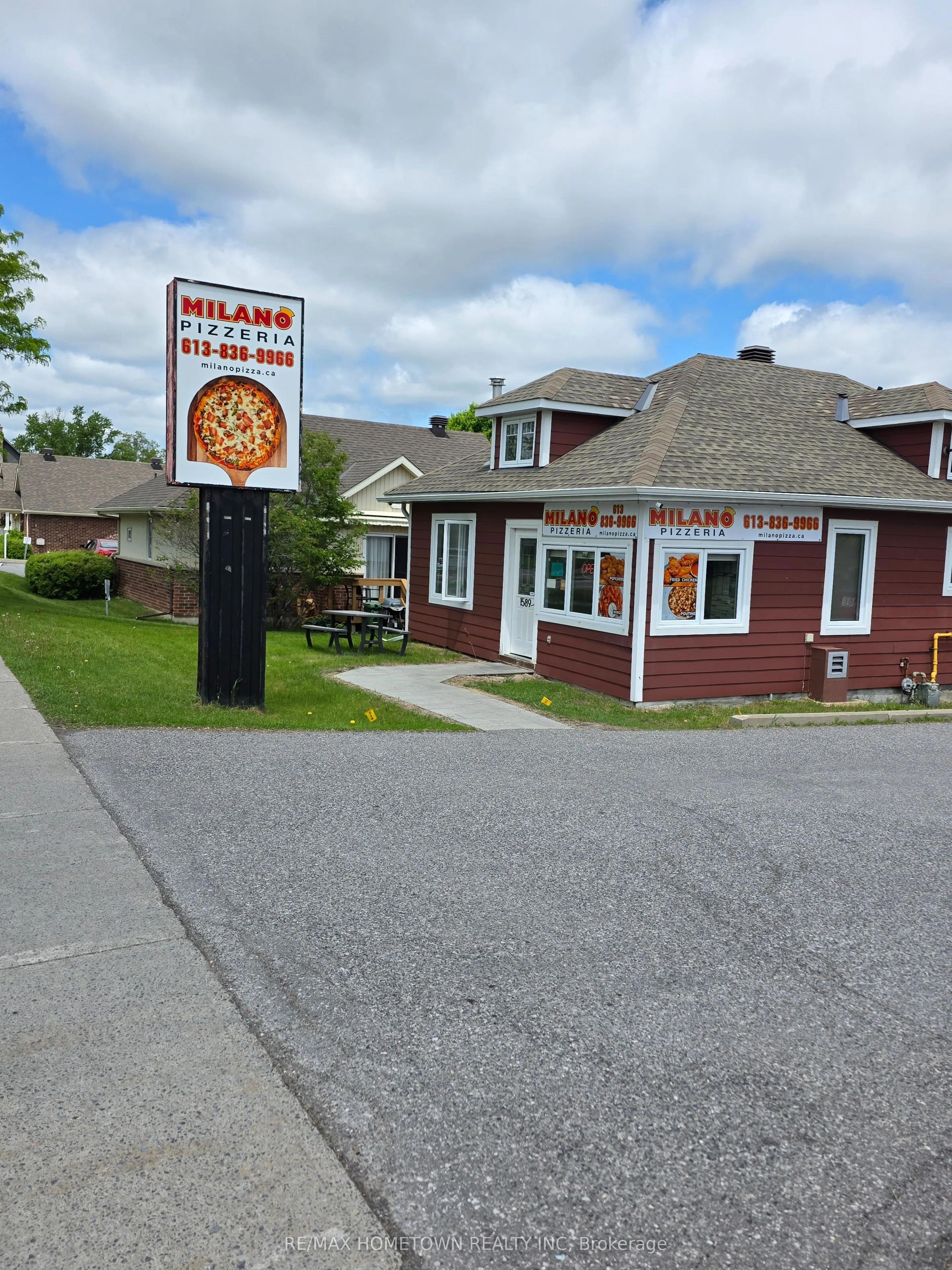 1589 Stittsville Main Street E