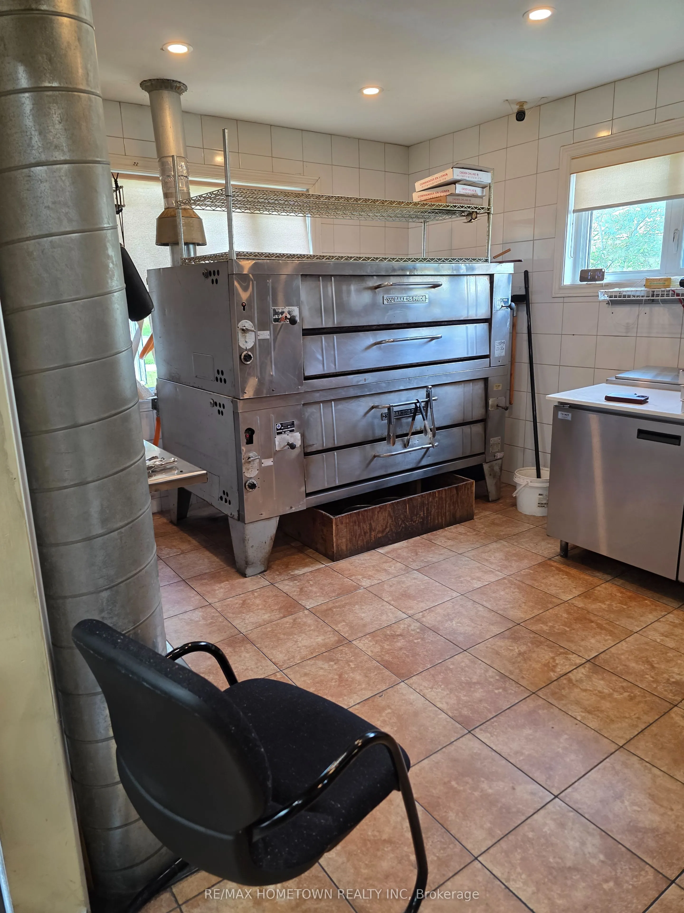 1589 Stittsville Main Street E
