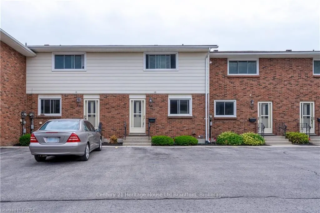32 Montclair Crescent, #16