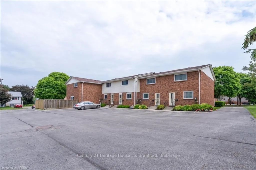 32 Montclair Crescent, #16