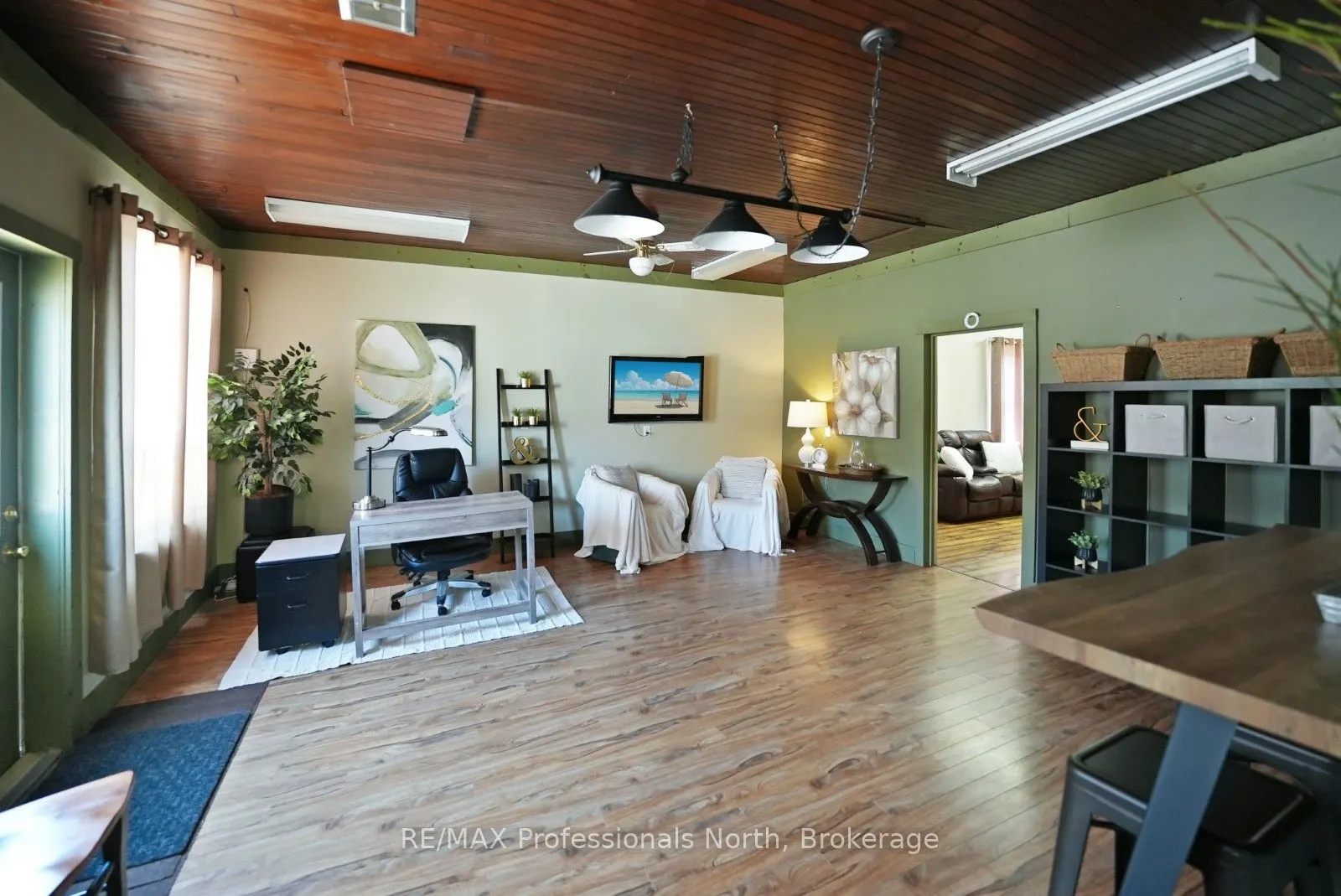 2279 Loop Road