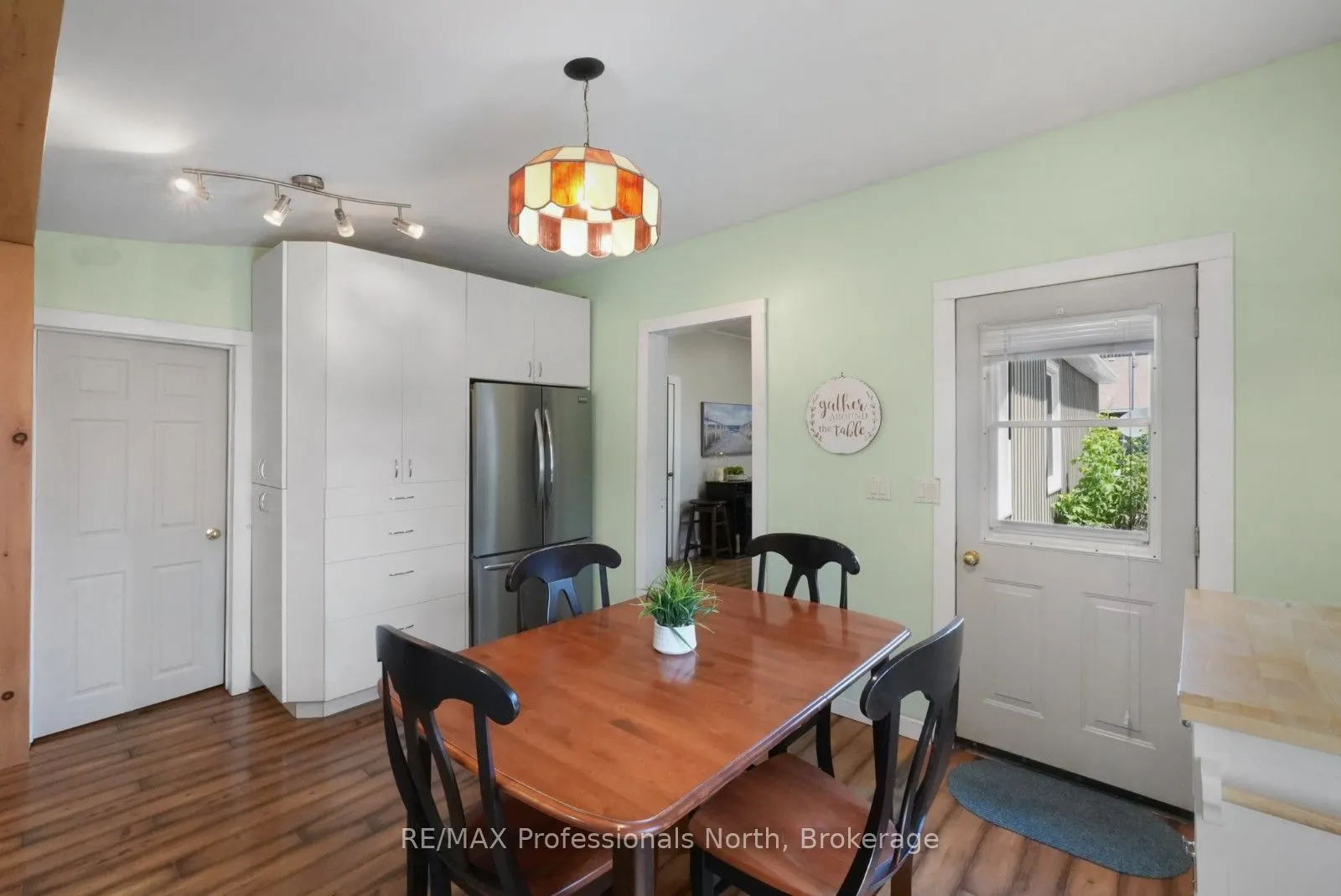 2279 Loop Road