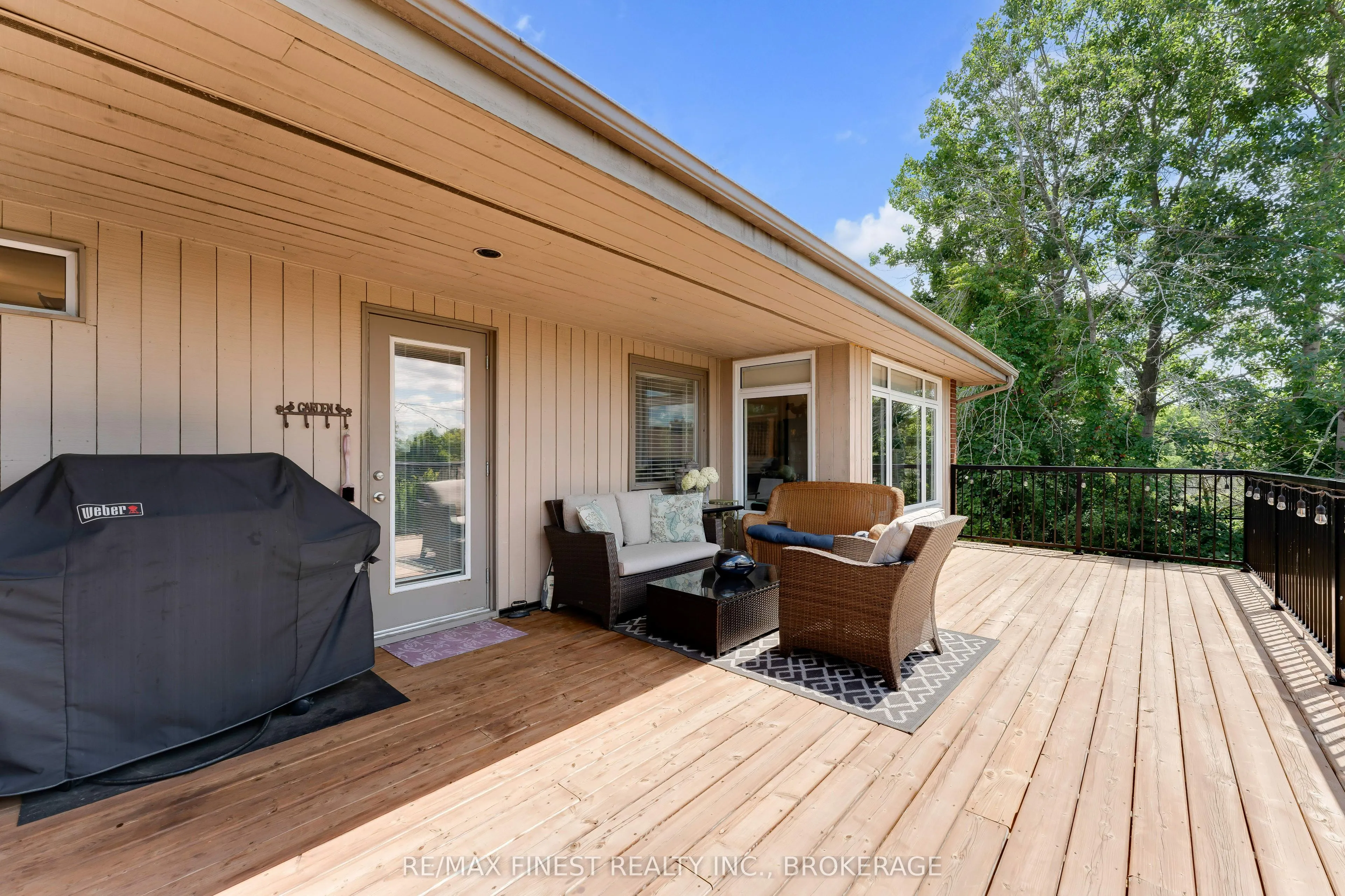 26 Brooklands Park Avenue