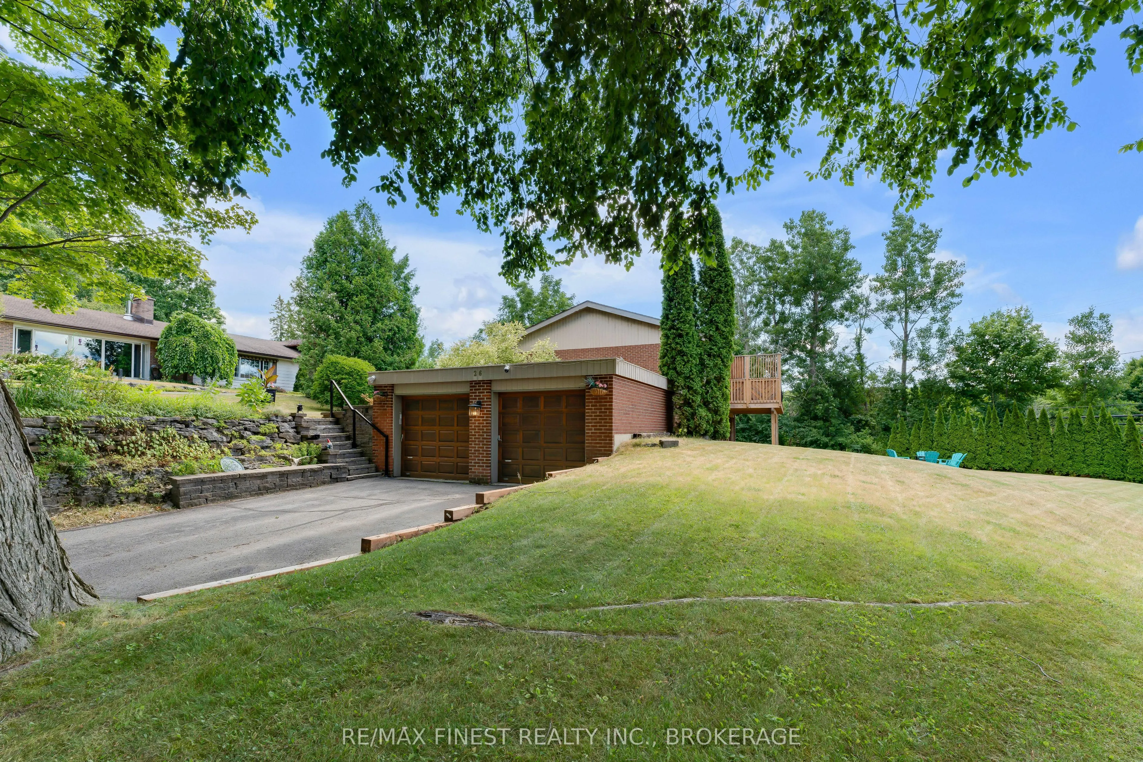 26 Brooklands Park Avenue