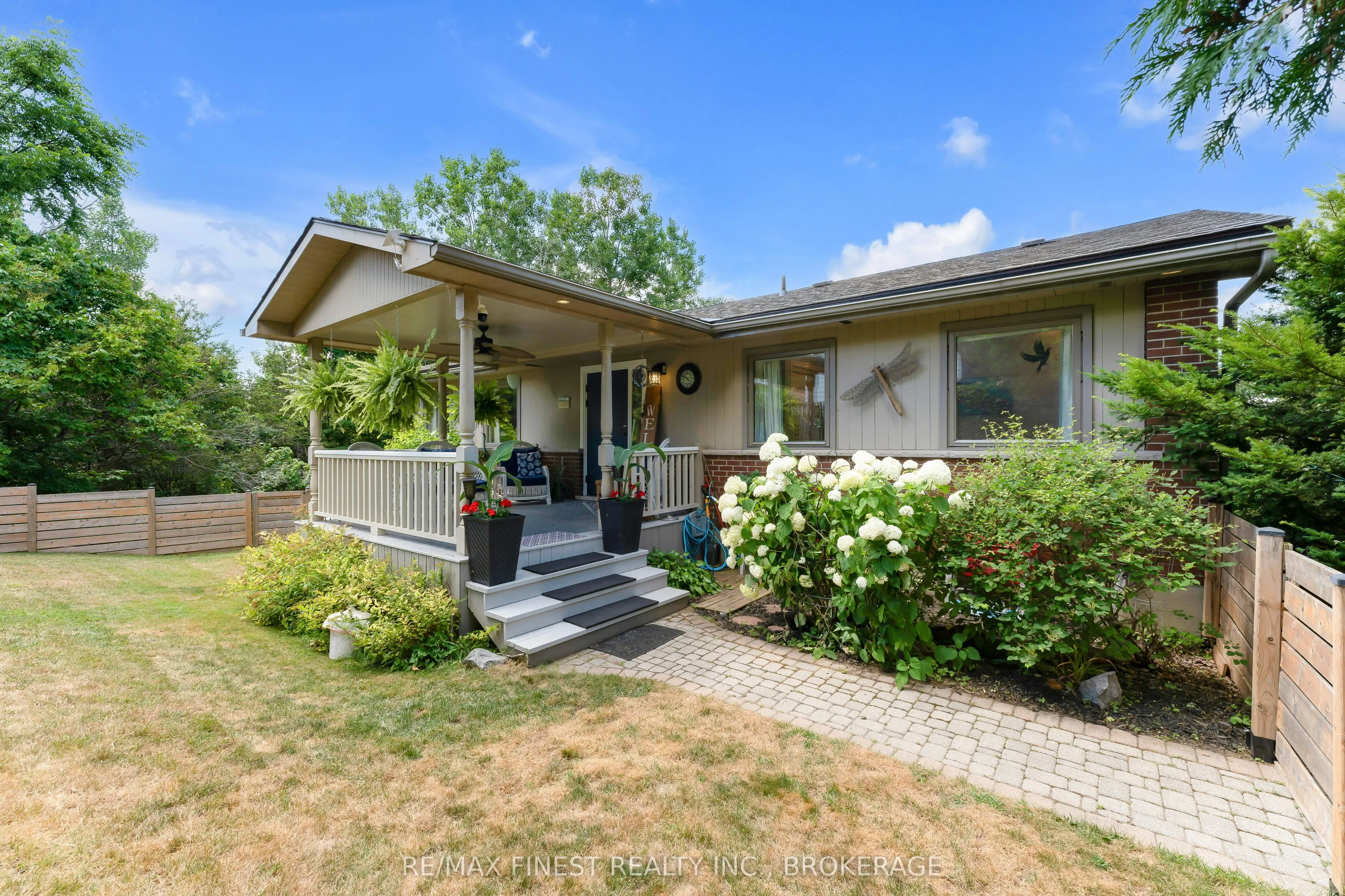 26 Brooklands Park Avenue