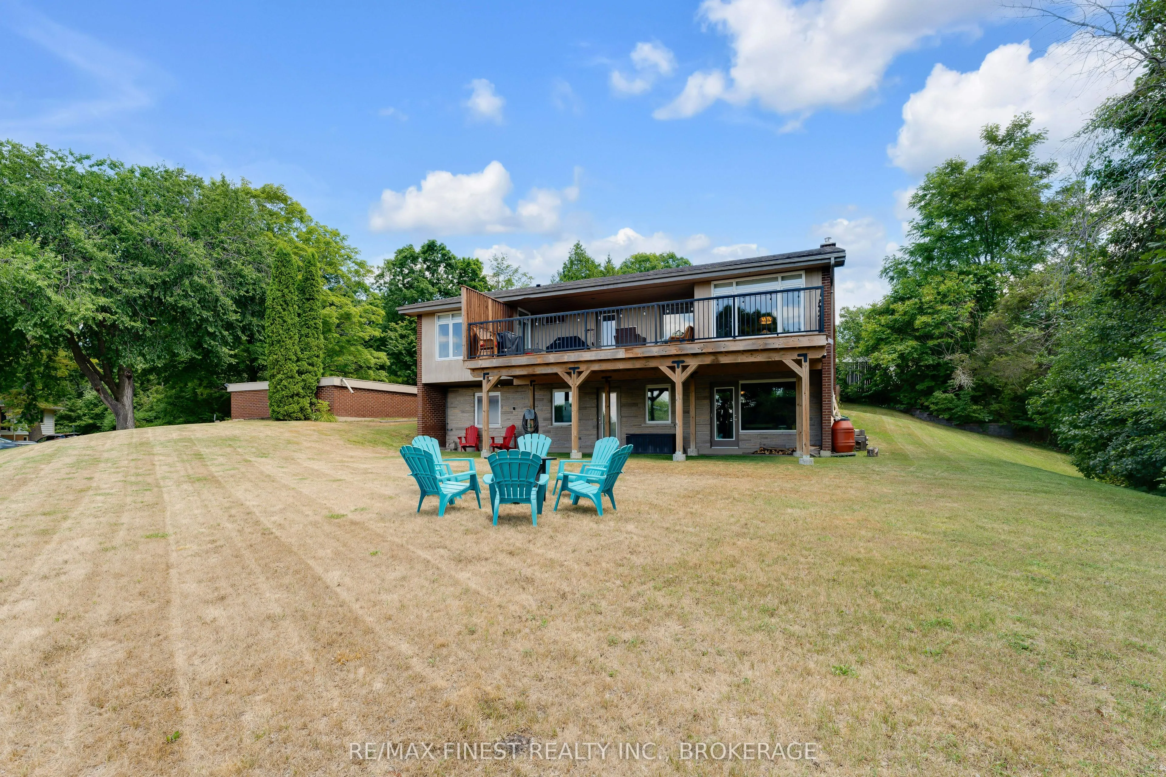26 Brooklands Park Avenue