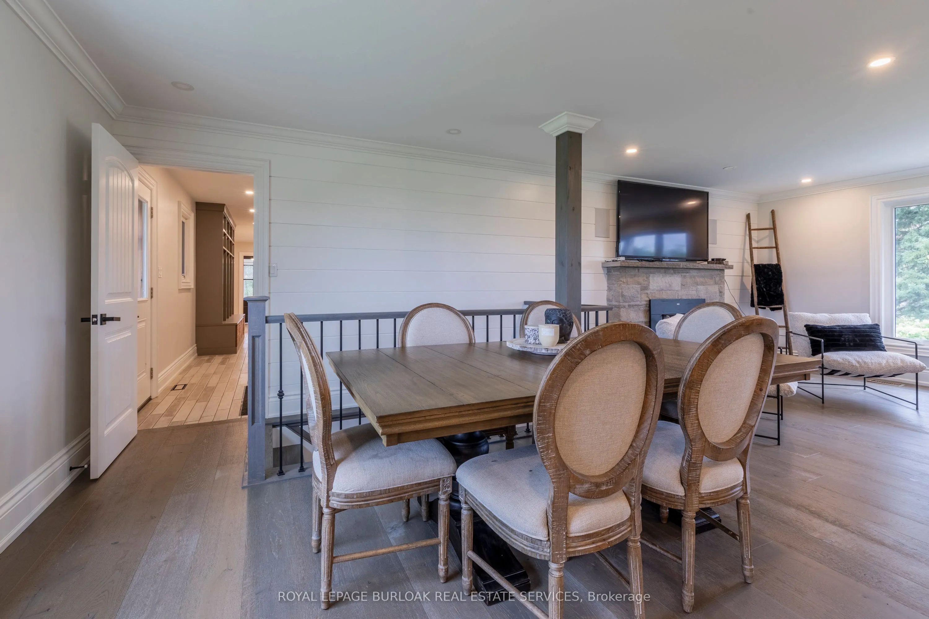 1506 6th Con Road W