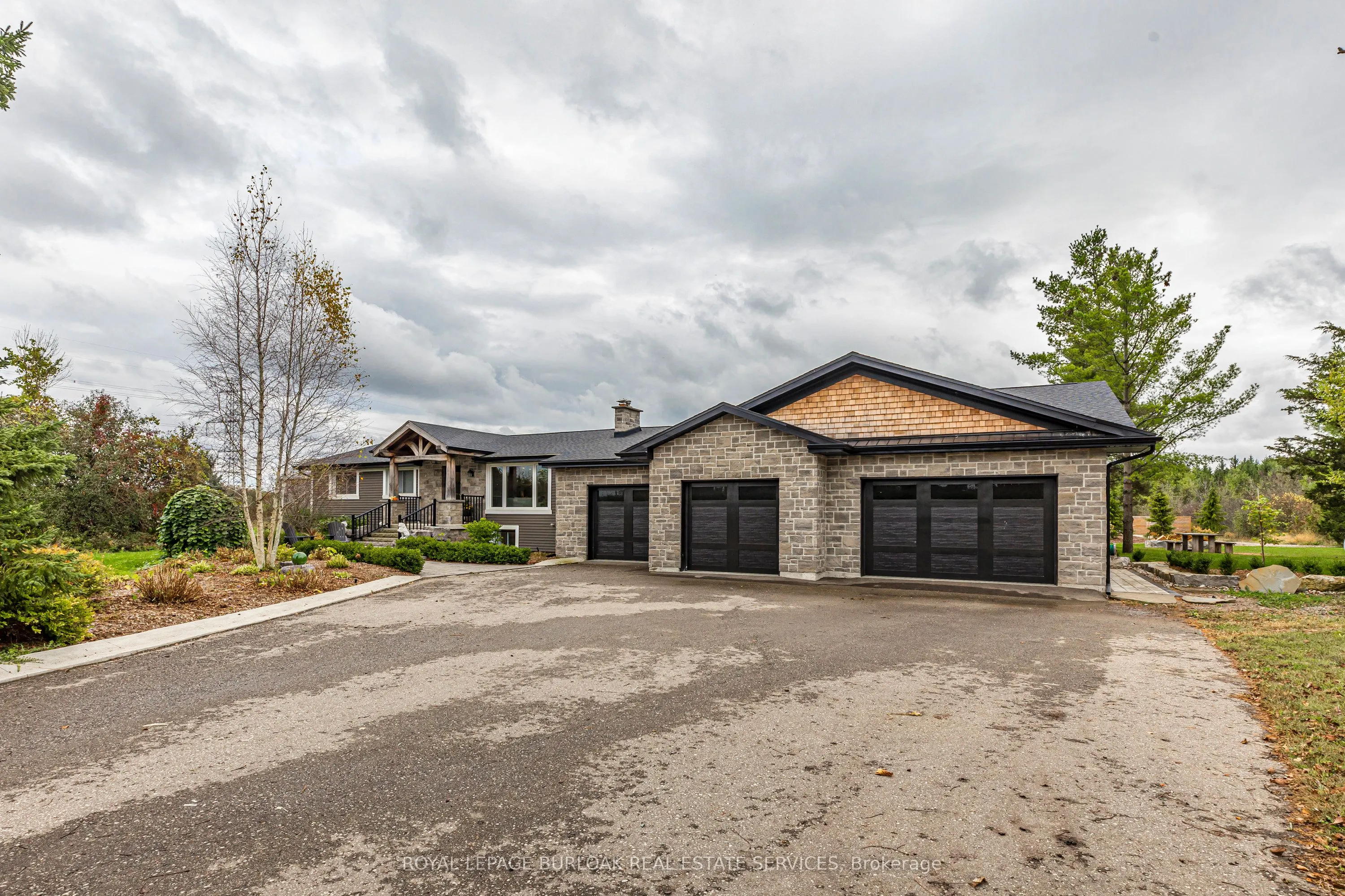 1506 6th Con Road W