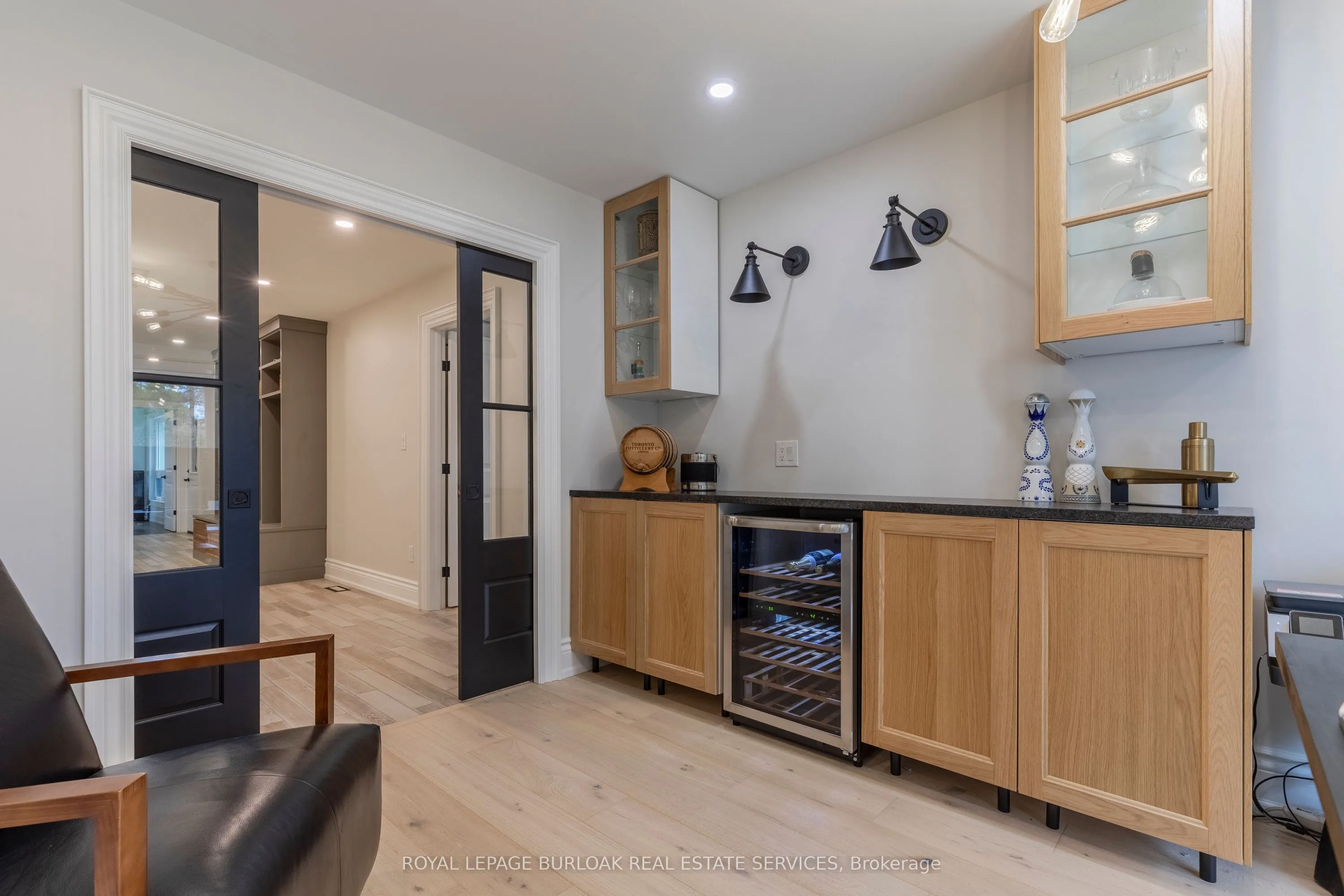 1506 6th Con Road W