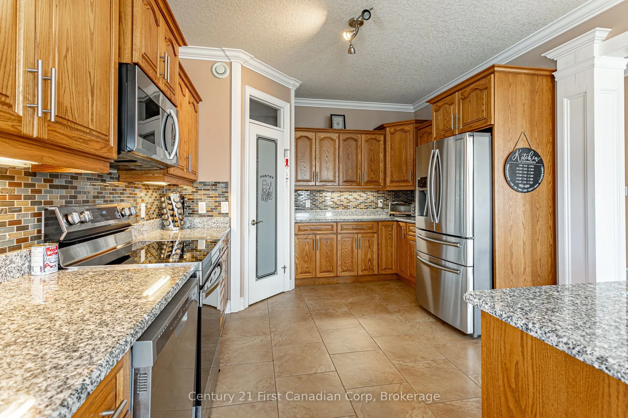 78 Oliver Crescent