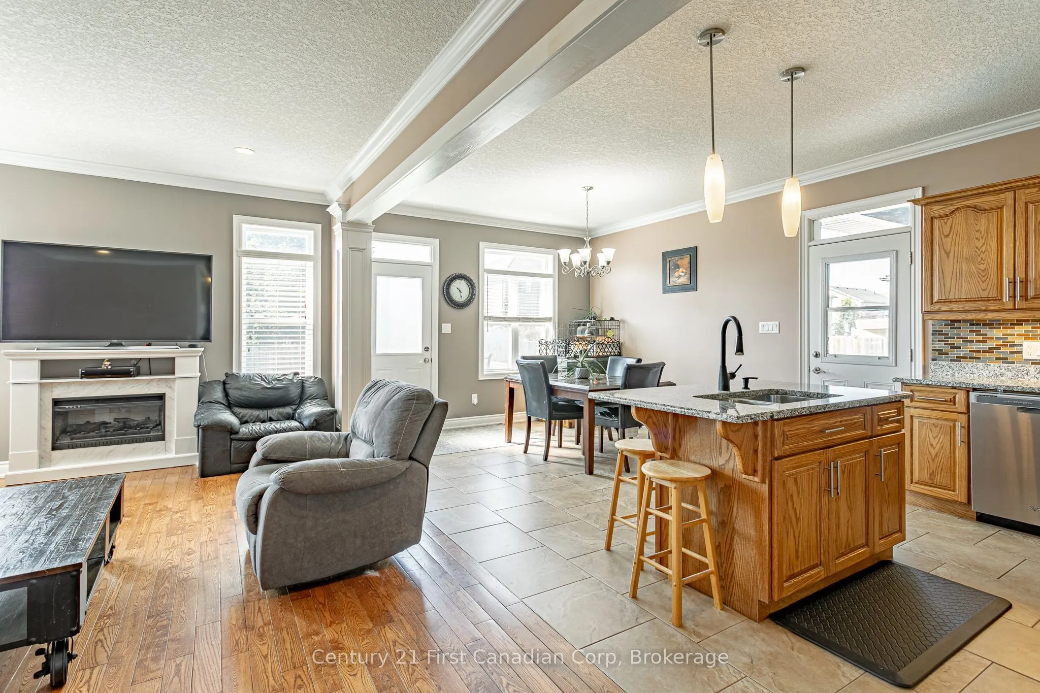 78 Oliver Crescent