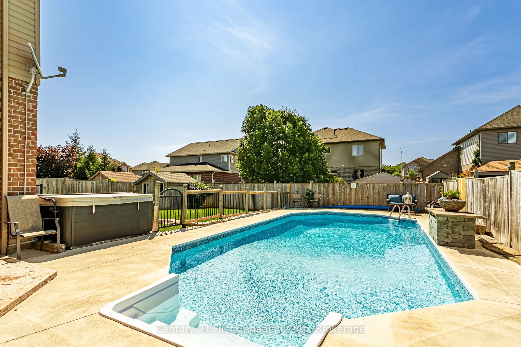 78 Oliver Crescent