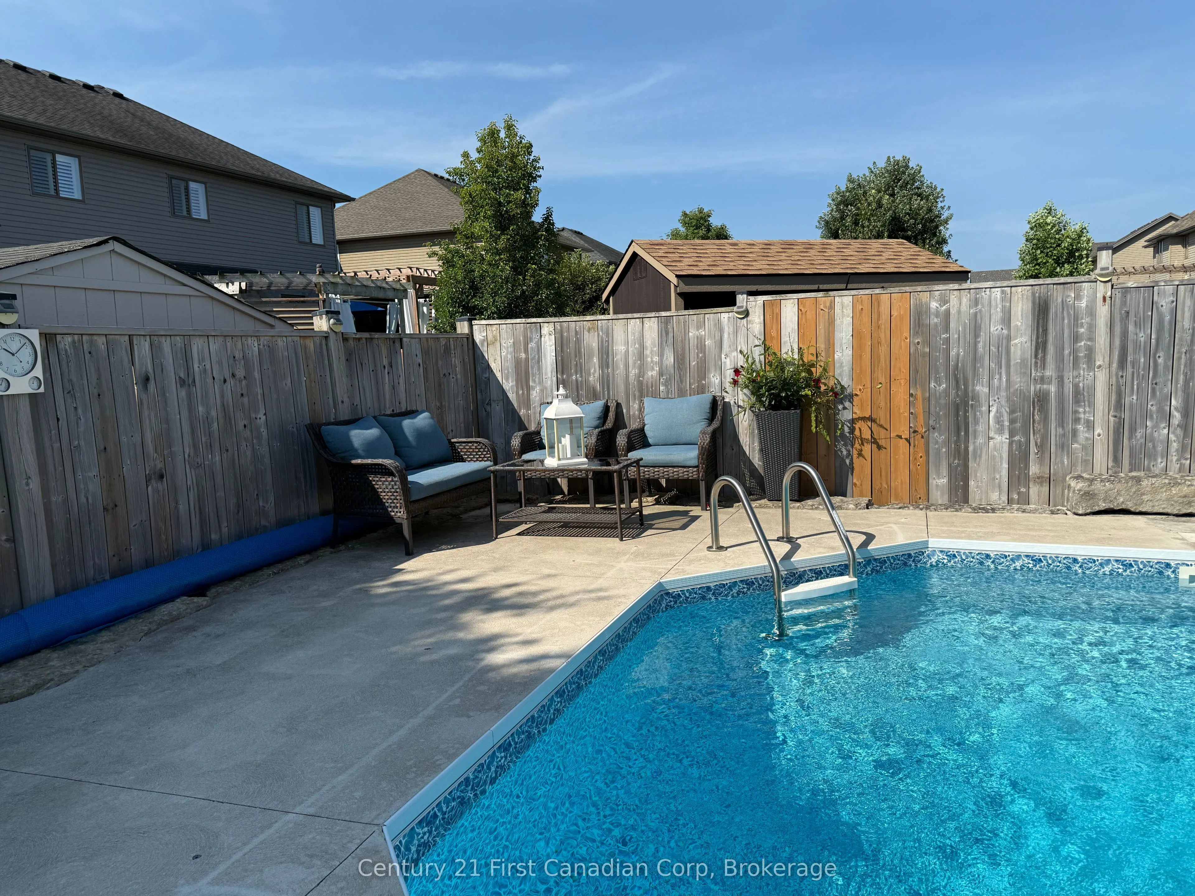 78 Oliver Crescent