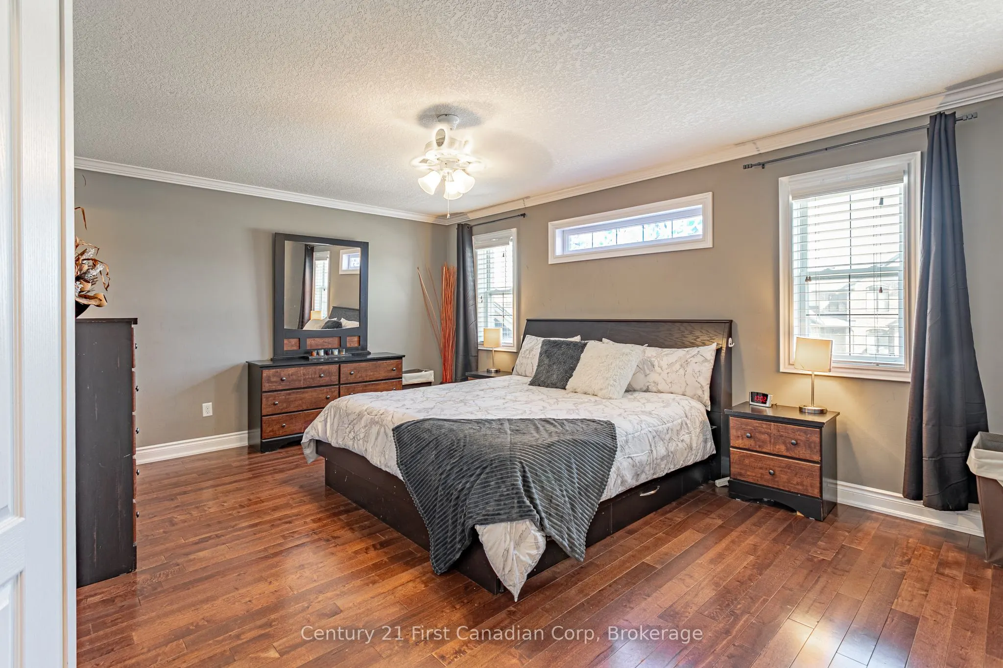 78 Oliver Crescent