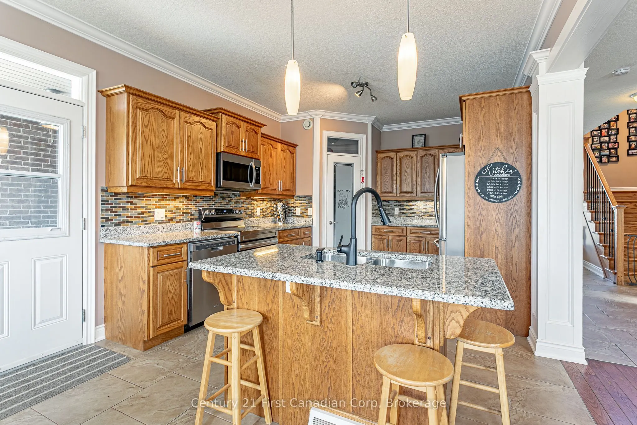 78 Oliver Crescent