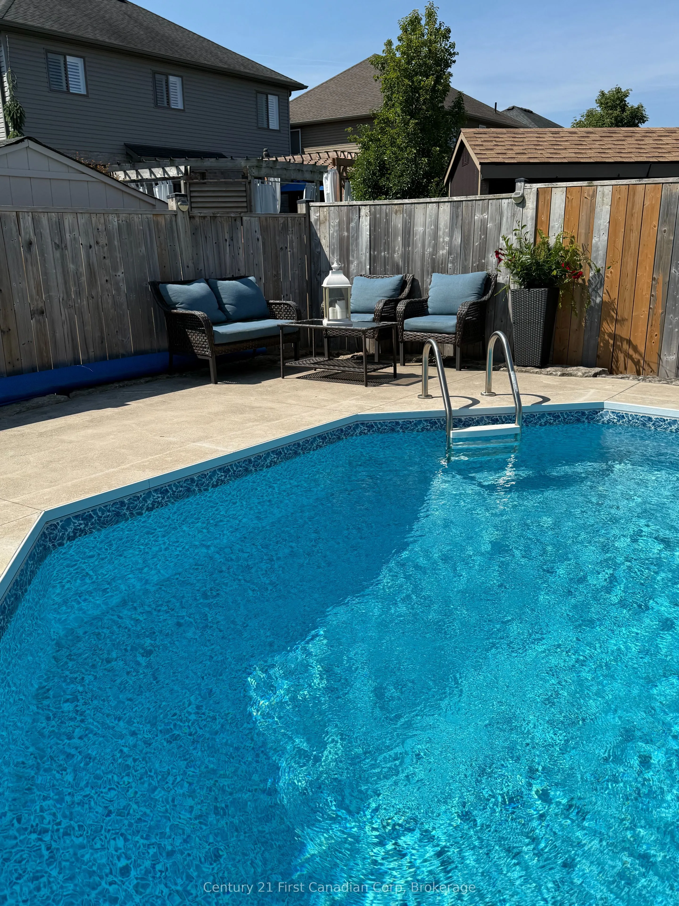 78 Oliver Crescent