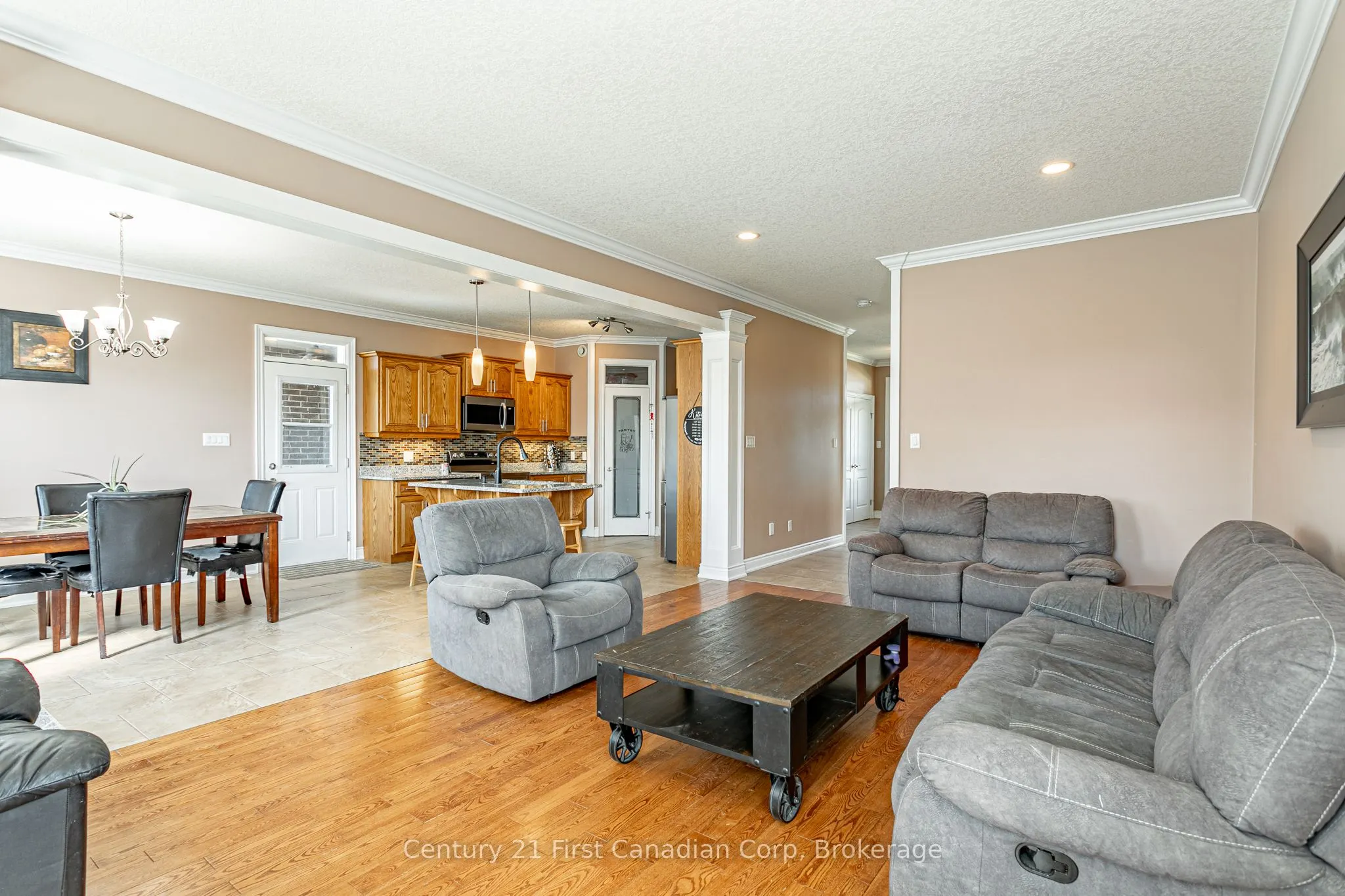 78 Oliver Crescent
