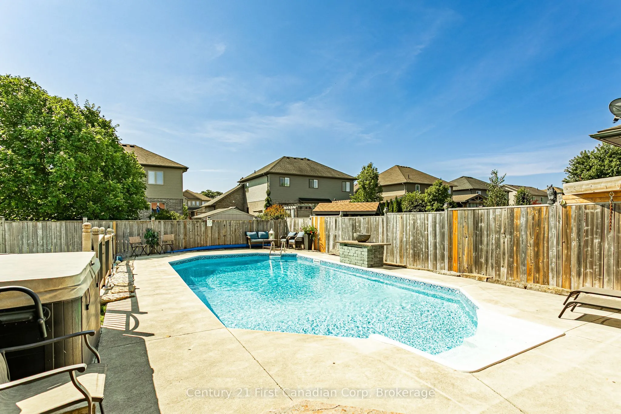 78 Oliver Crescent