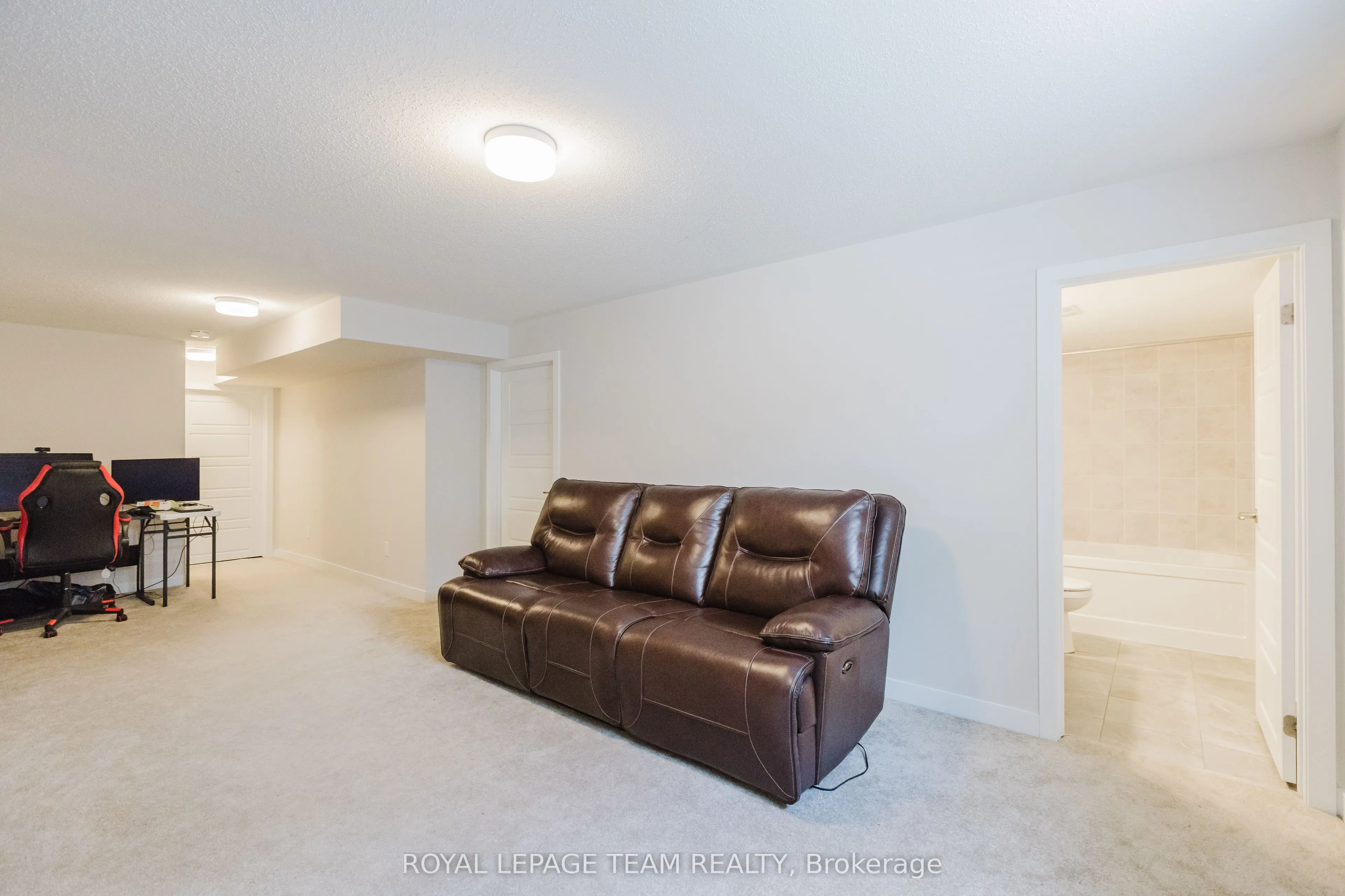 611 Fenwick Way