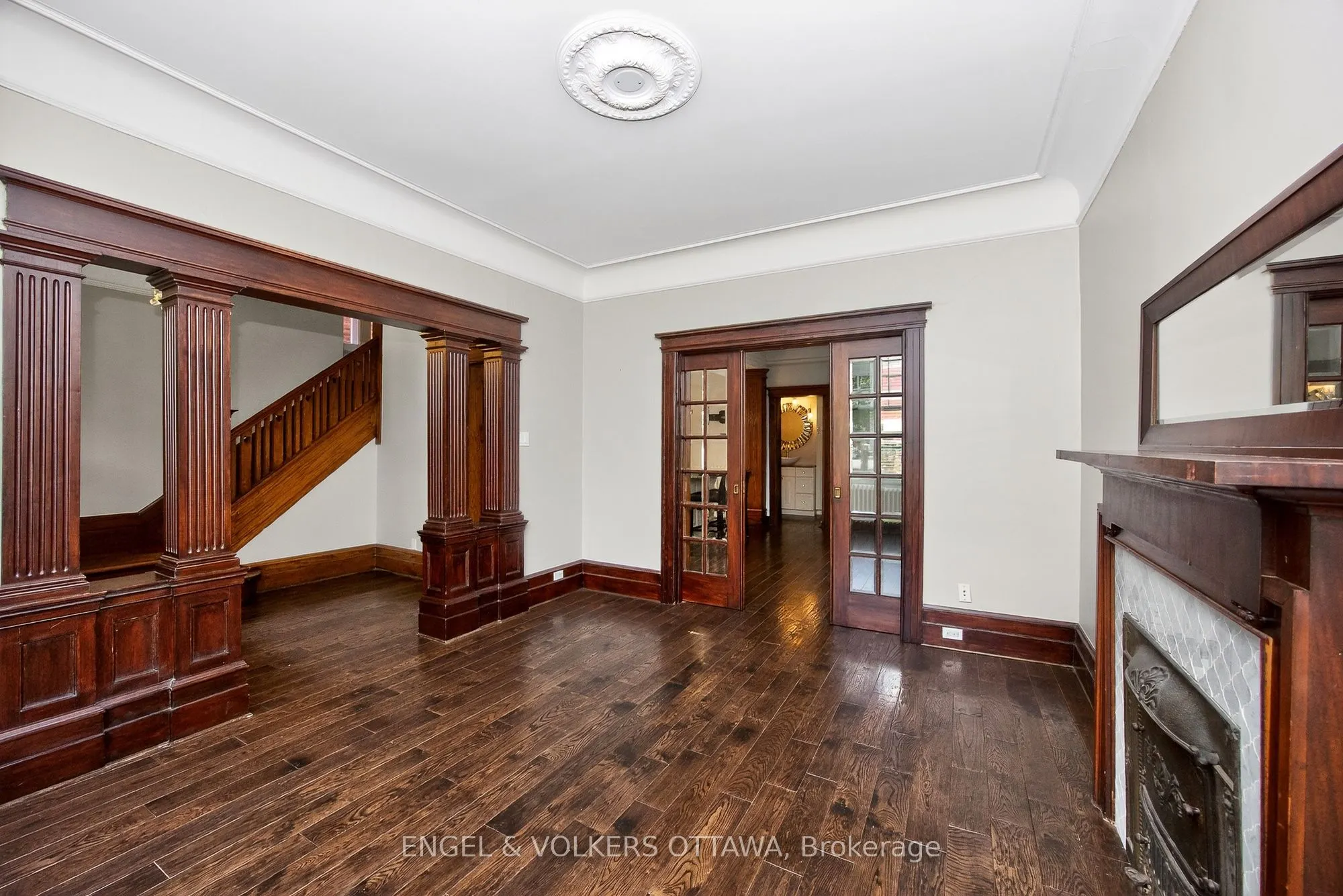 172 Cartier Street N