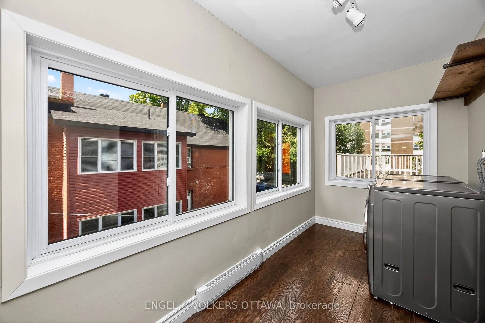 172 Cartier Street N