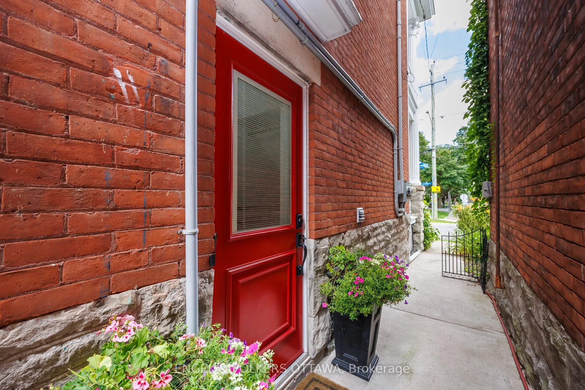 172 Cartier Street N