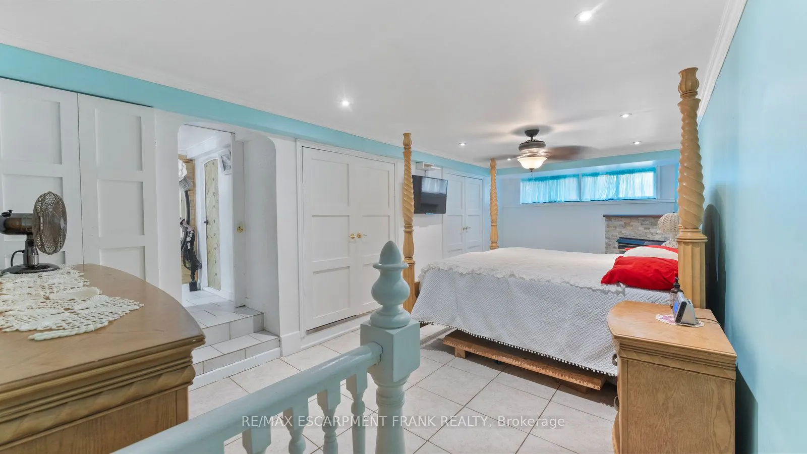 101 Lock Street E