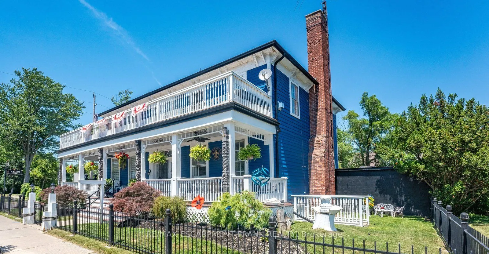 101 Lock Street E