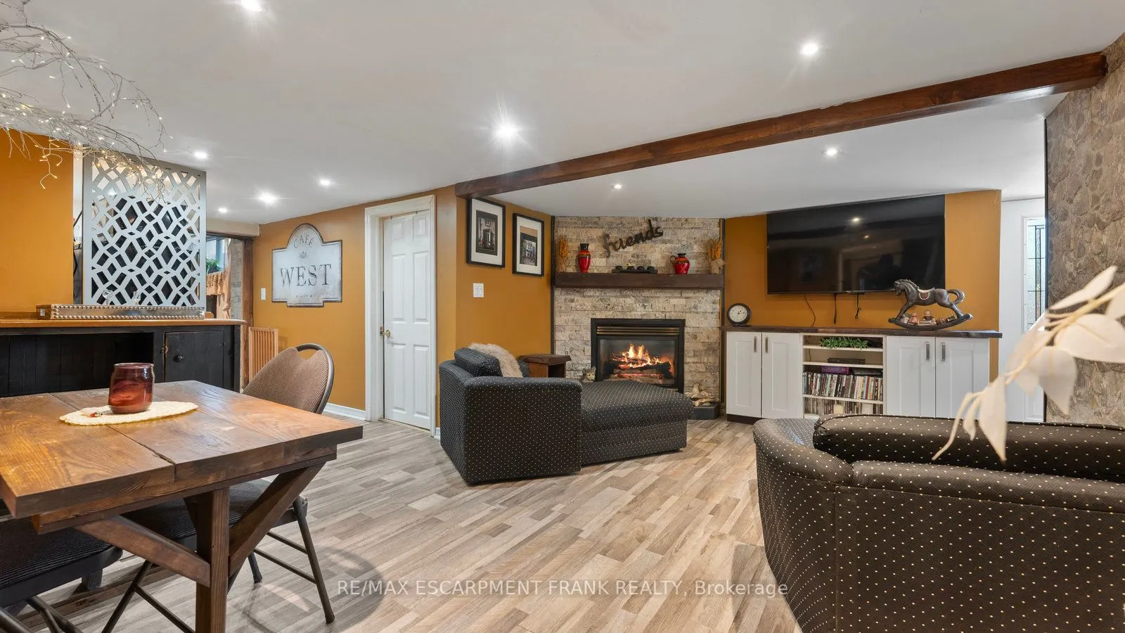101 Lock Street E