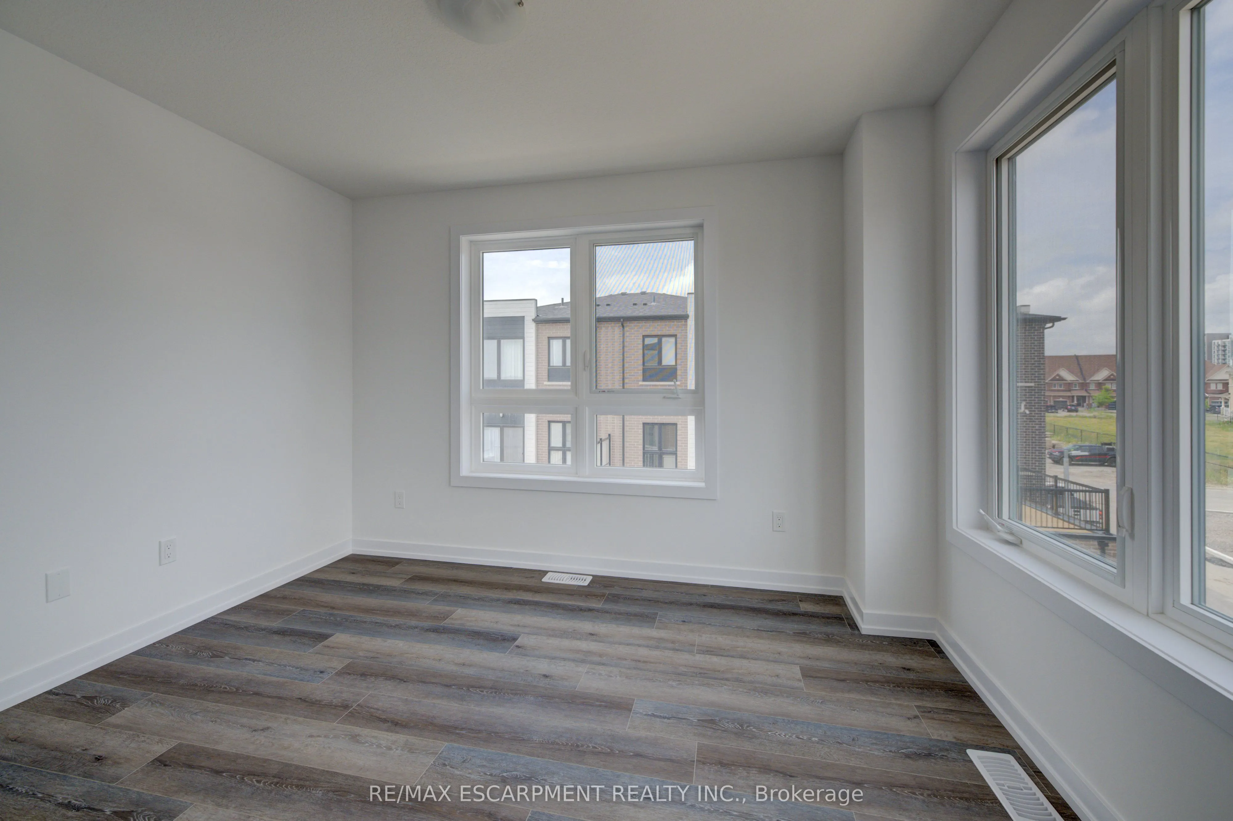 251 Burke Street, #195