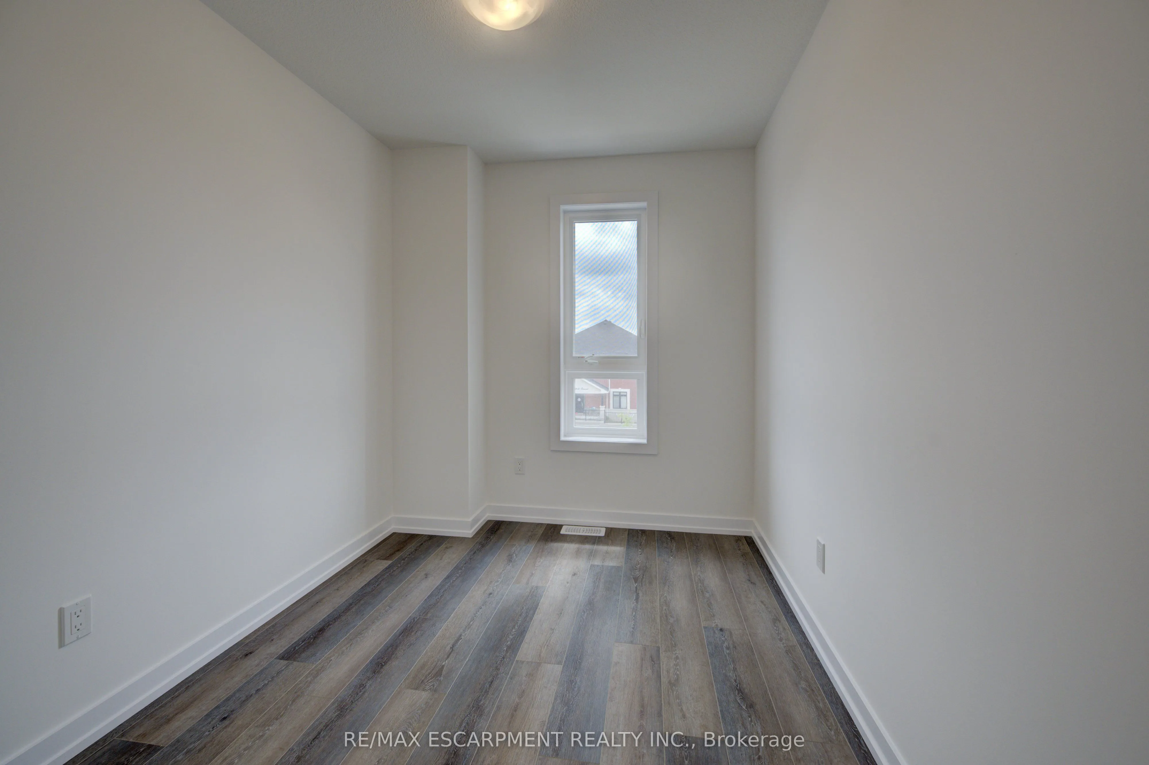 251 Burke Street, #195