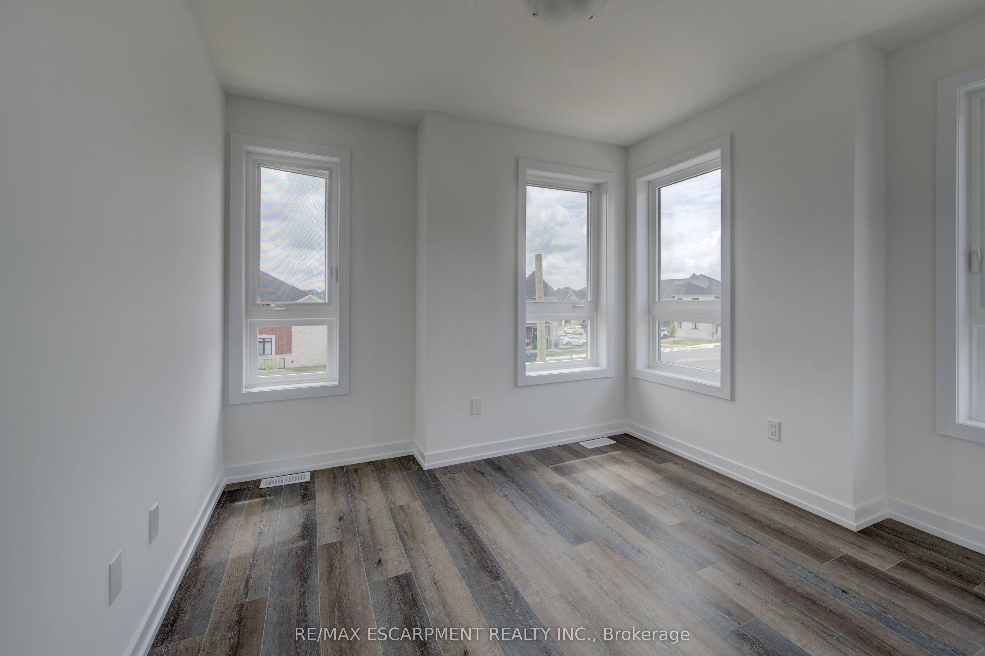 251 Burke Street, #195