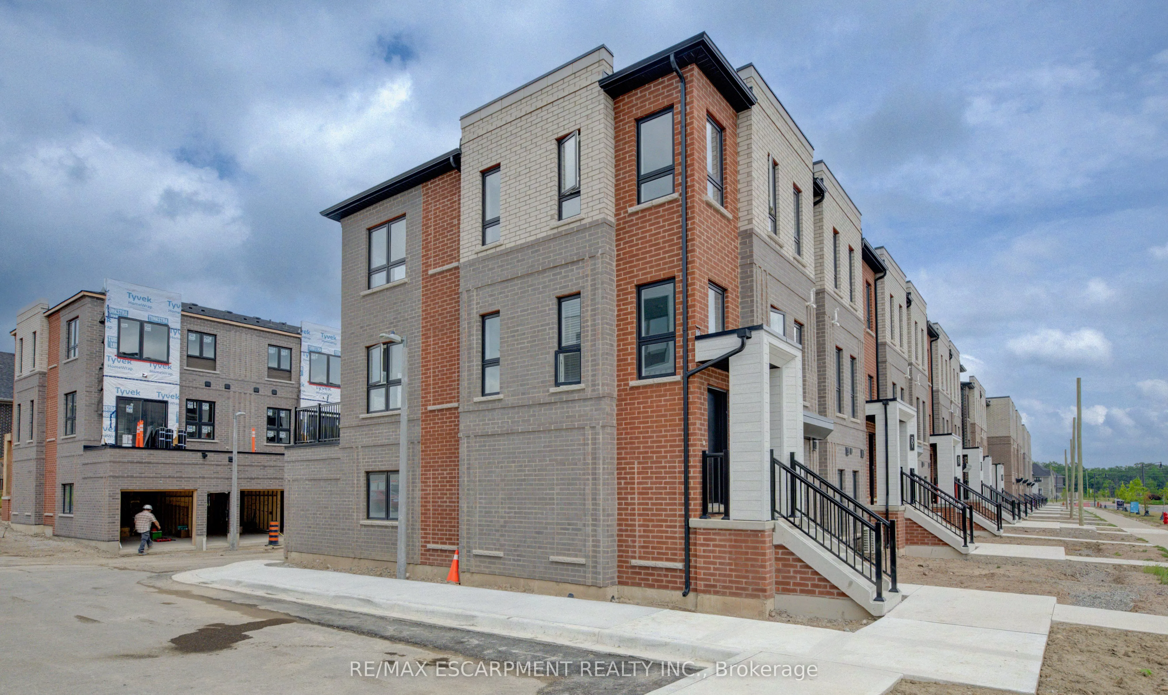 251 Burke Street, #195